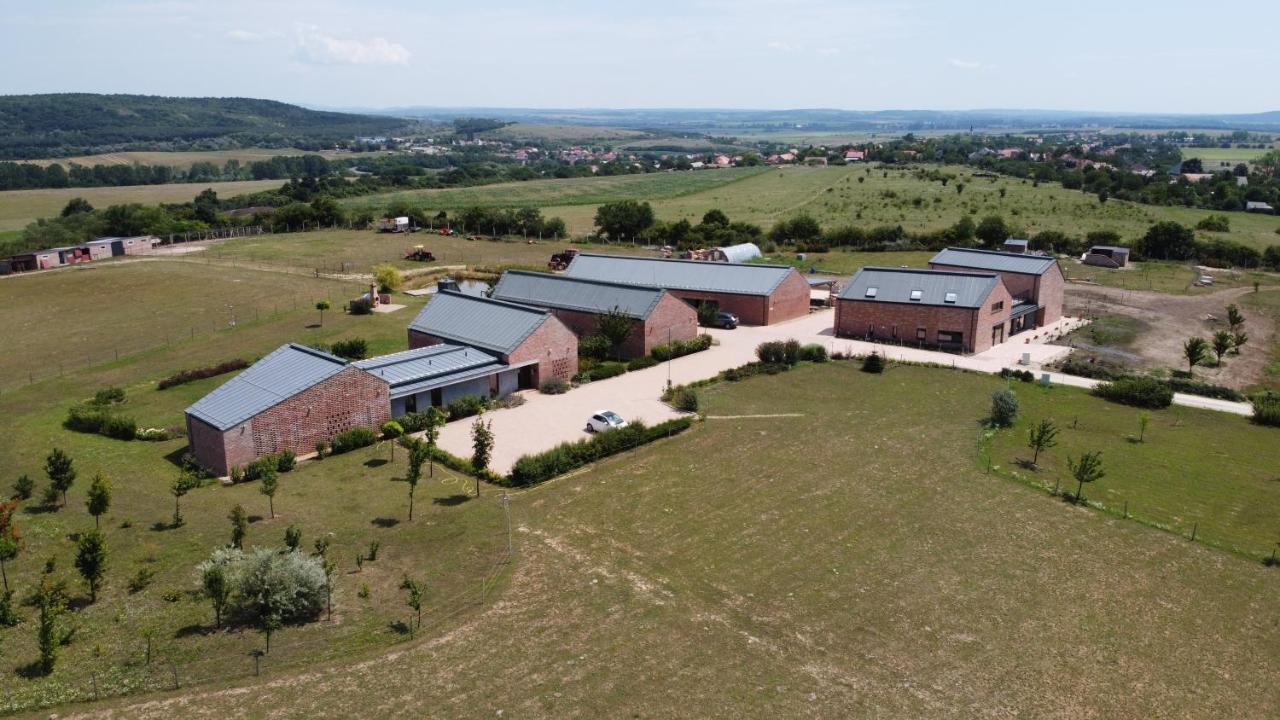Oeregtoelgy Apartman Szár Extérieur photo